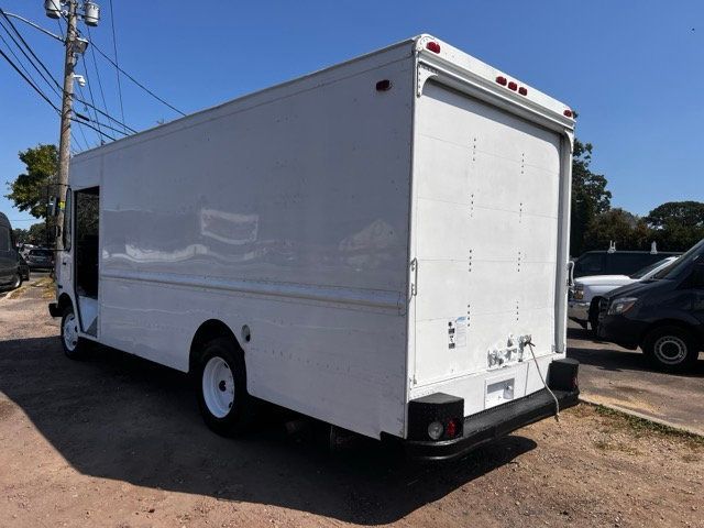 2001 Workhorse P4500 15 FOOT STEP VAN GASOLINE USES LOW MILES OTHERS IN STOCK - 22000560 - 6