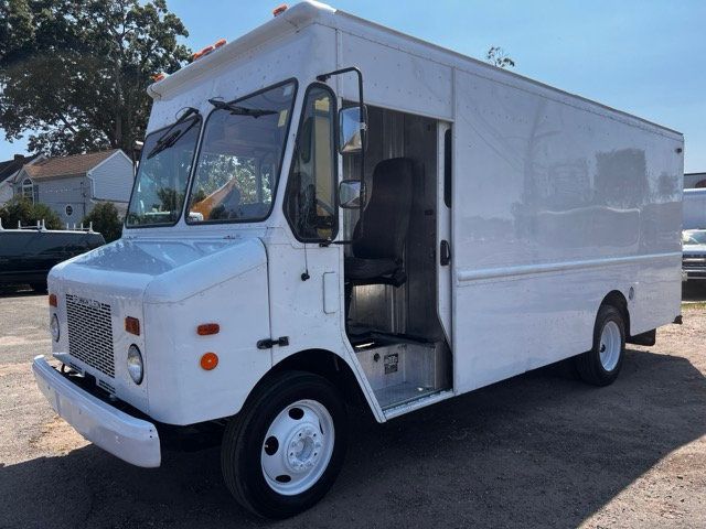 2001 Workhorse P4500 15 FOOT STEP VAN GASOLINE USES LOW MILES OTHERS IN STOCK - 22000560 - 8