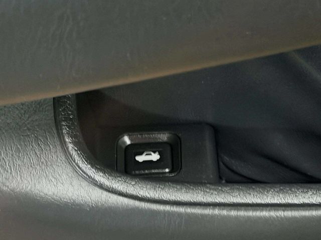 2002 Acura RL 4dr Sedan w/Navigation System - 23008667 - 17