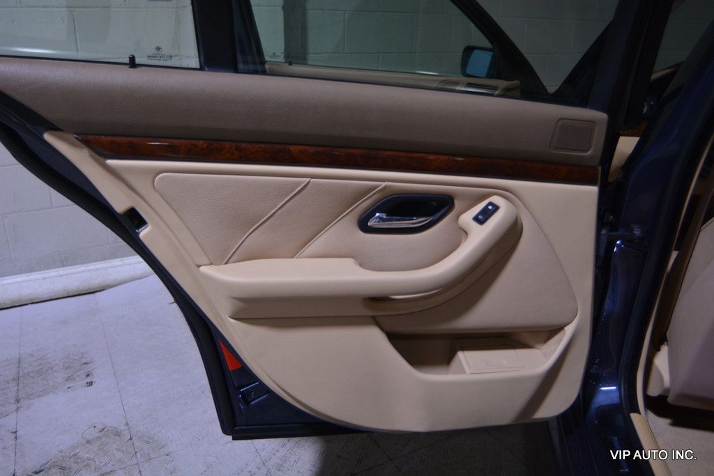 2002 BMW 5 Series 525iA - 22892224 - 8