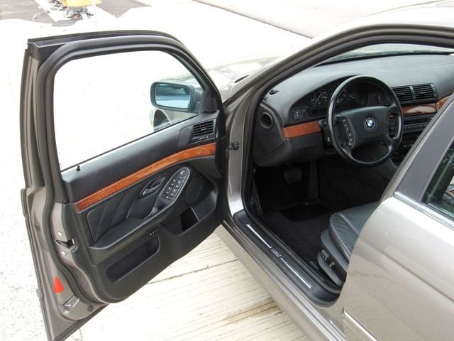 2002 BMW 5 Series 530iA - 22024542 - 15