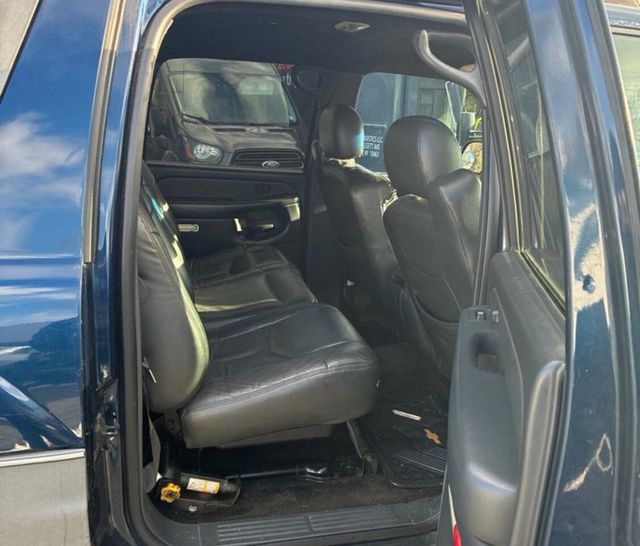 2002 Chevrolet Avalanche 1500 5dr Crew Cab 130" WB 4WD - 22967024 - 9