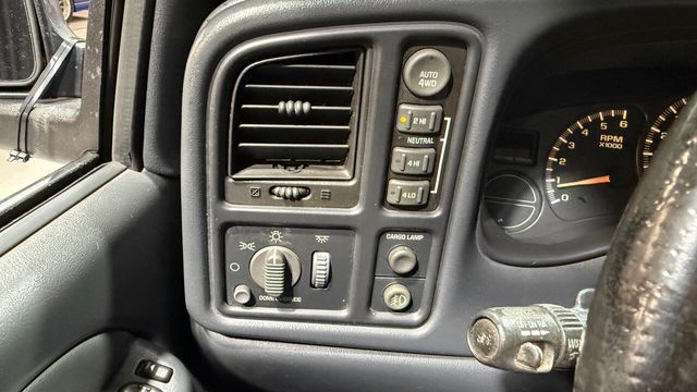 2002 Chevrolet Avalanche 1500 5dr Crew Cab 130" WB 4WD - 22967024 - 16