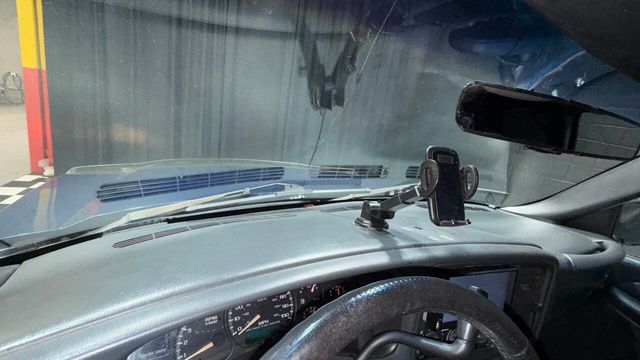 2002 Chevrolet Avalanche 1500 5dr Crew Cab 130" WB 4WD - 22967024 - 19