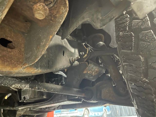 2002 Chevrolet Avalanche 1500 5dr Crew Cab 130" WB 4WD - 22967024 - 24