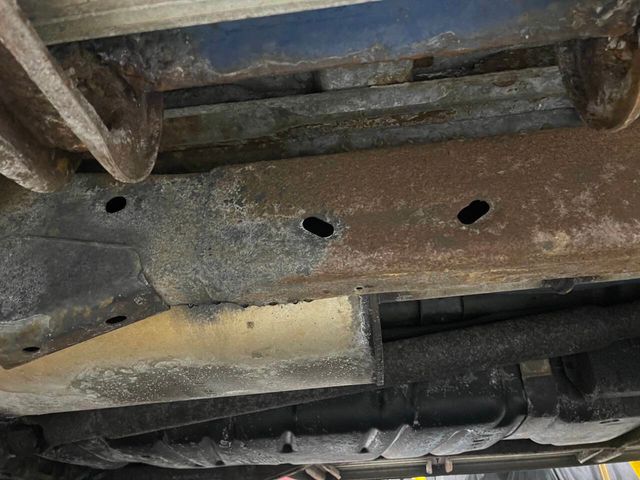 2002 Chevrolet Avalanche 1500 5dr Crew Cab 130" WB 4WD - 22967024 - 27