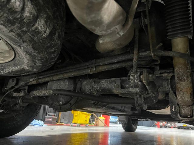 2002 Chevrolet Avalanche 1500 5dr Crew Cab 130" WB 4WD - 22967024 - 28