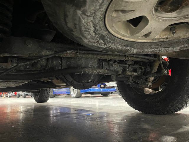 2002 Chevrolet Avalanche 1500 5dr Crew Cab 130" WB 4WD - 22967024 - 31