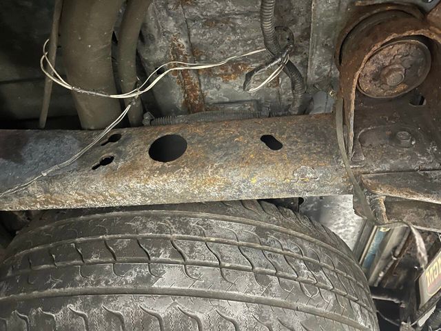 2002 Chevrolet Avalanche 1500 5dr Crew Cab 130" WB 4WD - 22967024 - 32