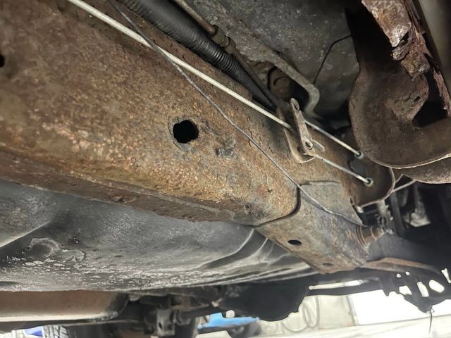 2002 Chevrolet Avalanche 1500 5dr Crew Cab 130" WB 4WD - 22967024 - 34