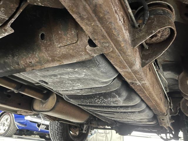 2002 Chevrolet Avalanche 1500 5dr Crew Cab 130" WB 4WD - 22967024 - 38