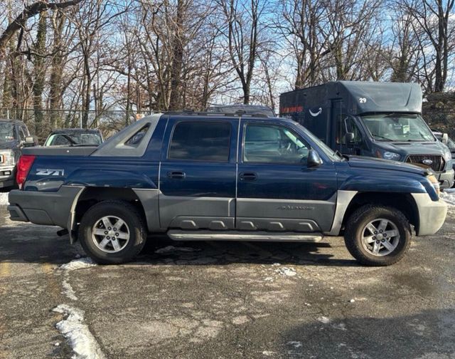 2002 Chevrolet Avalanche 1500 5dr Crew Cab 130" WB 4WD - 22967024 - 4