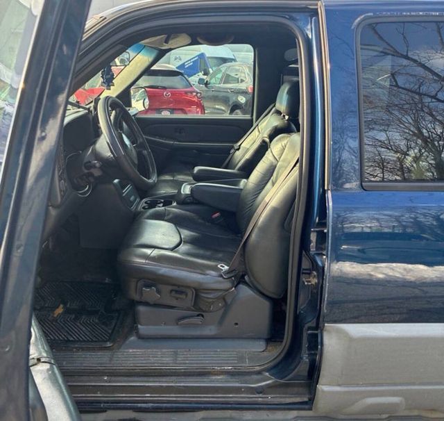 2002 Chevrolet Avalanche 1500 5dr Crew Cab 130" WB 4WD - 22967024 - 6