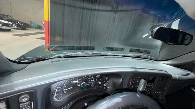 2002 Chevrolet Avalanche 1500 5dr Crew Cab 130" WB 4WD - 22967025 - 12