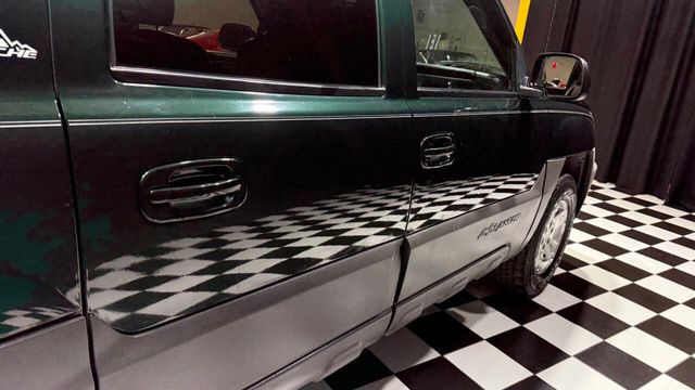 2002 Chevrolet Avalanche 1500 5dr Crew Cab 130" WB 4WD - 22967025 - 25