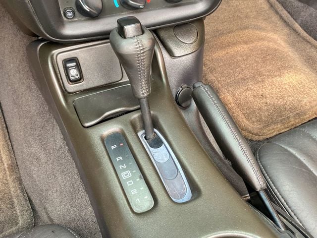 2002 Chevrolet Camaro 2dr Convertible Z28 - 23004869 - 12