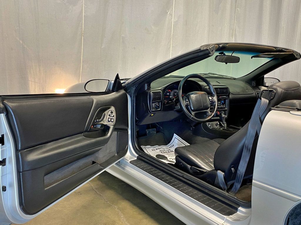 2002 Chevrolet Camaro 2dr Convertible Z28 - 23004869 - 25