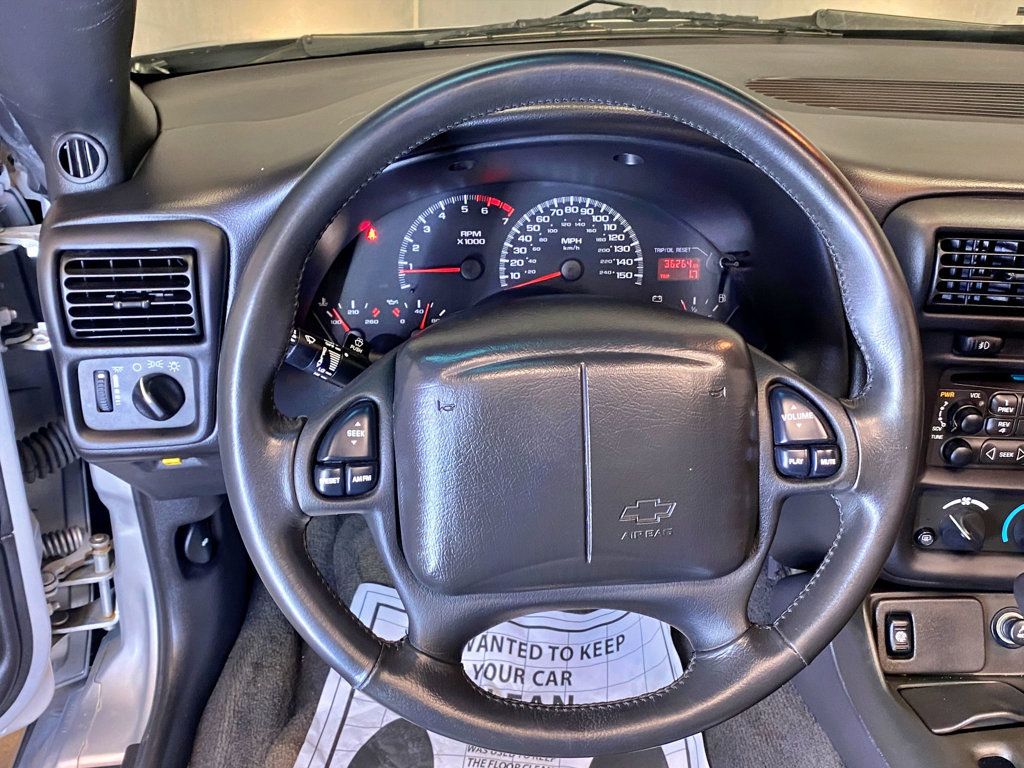 2002 Chevrolet Camaro 2dr Convertible Z28 - 23004869 - 31