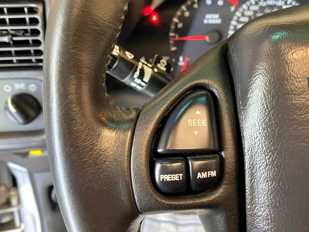 2002 Chevrolet Camaro 2dr Convertible Z28 - 23004869 - 33