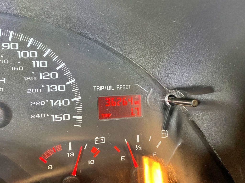2002 Chevrolet Camaro 2dr Convertible Z28 - 23004869 - 37