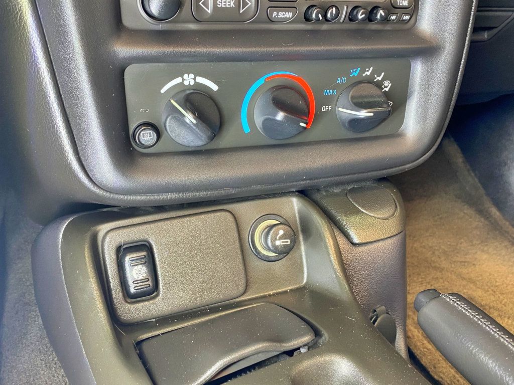 2002 Chevrolet Camaro 2dr Convertible Z28 - 23004869 - 40