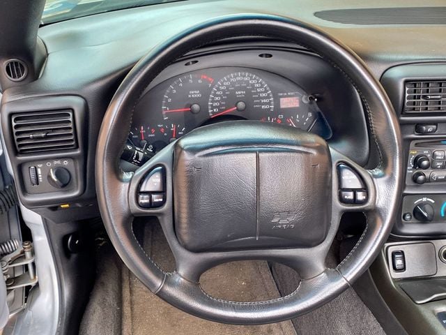 2002 Chevrolet Camaro 2dr Convertible Z28 - 23004869 - 8
