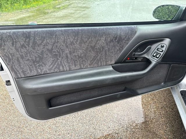 2002 Chevrolet Camaro 2dr Coupe - 23047063 - 9