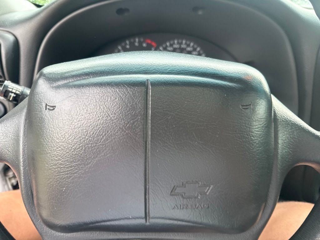 2002 Chevrolet Camaro 2dr Coupe - 23047063 - 11