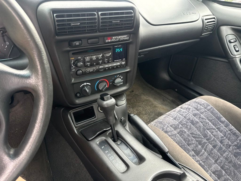2002 Chevrolet Camaro 2dr Coupe - 23047063 - 13