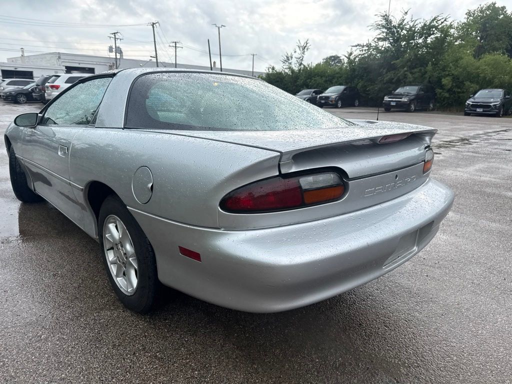 2002 Chevrolet Camaro 2dr Coupe - 23047063 - 3