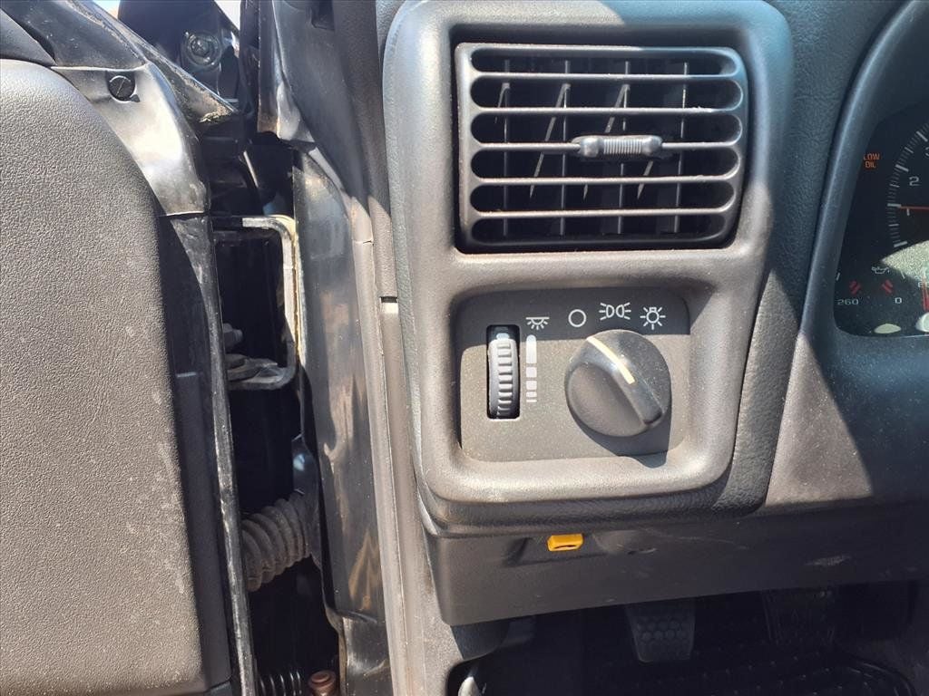 2002 Chevrolet Camaro 2dr Coupe - 22924237 - 9