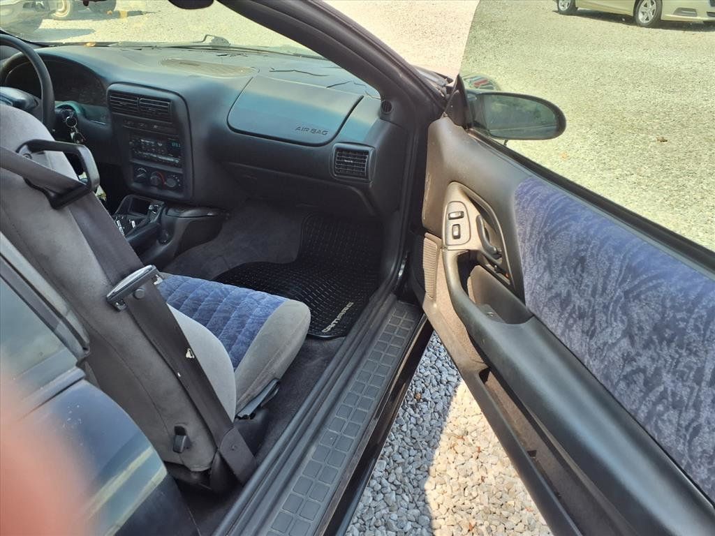 2002 Chevrolet Camaro 2dr Coupe - 22924237 - 13