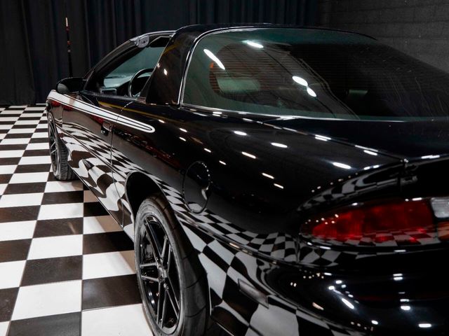 2002 Chevrolet Camaro 2dr Coupe Z28 - 22954425 - 23