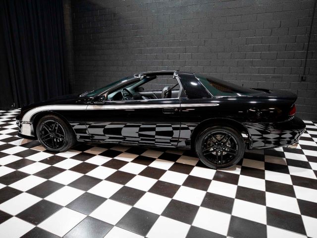 2002 Chevrolet Camaro 2dr Coupe Z28 - 22954425 - 24