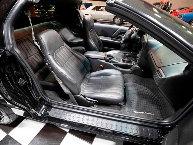 2002 Chevrolet Camaro 2dr Coupe Z28 - 22954425 - 32