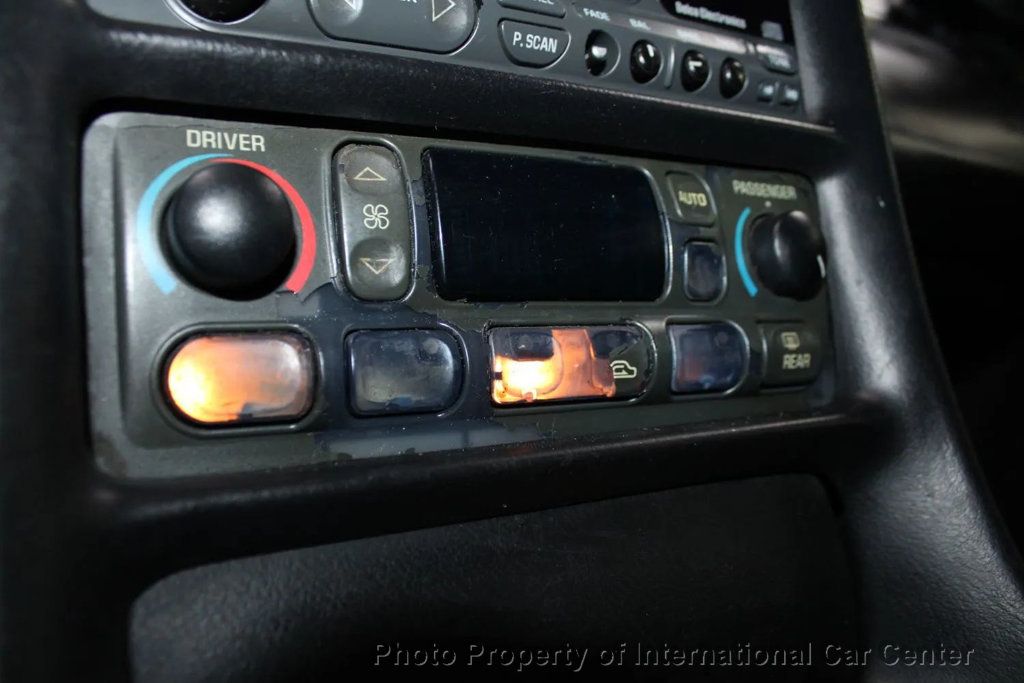 2002 Chevrolet Corvette 2dr Convertible - 22893263 - 27