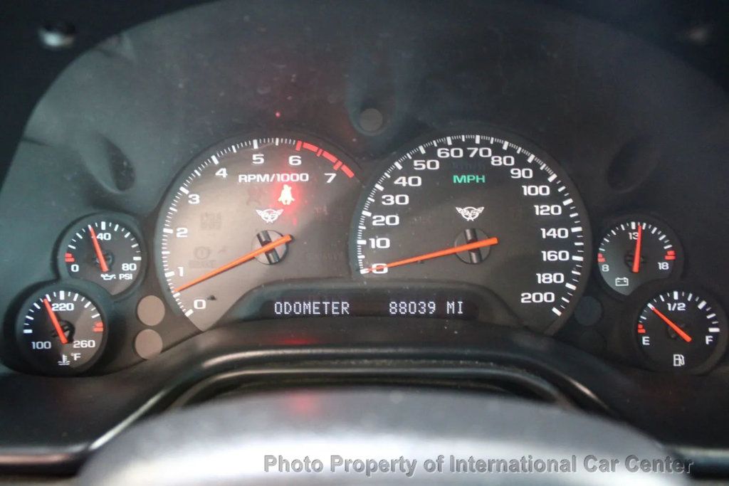 2002 Chevrolet Corvette 2dr Convertible - 22893263 - 28