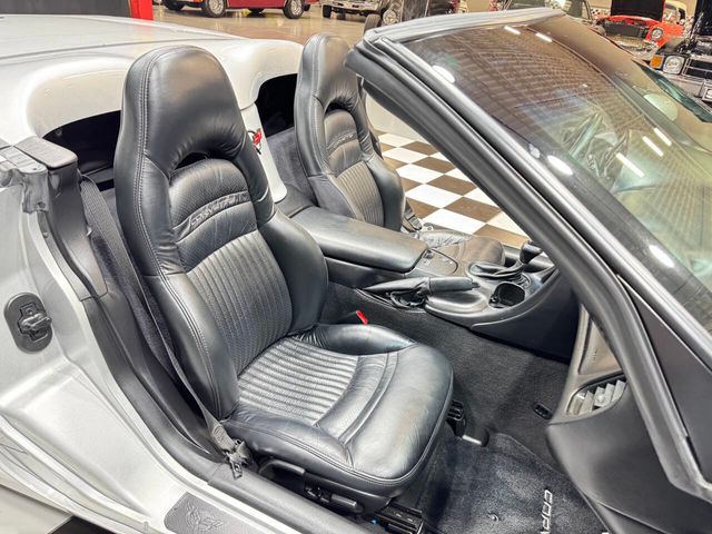 2002 Chevrolet Corvette 2dr Convertible - 22852082 - 29