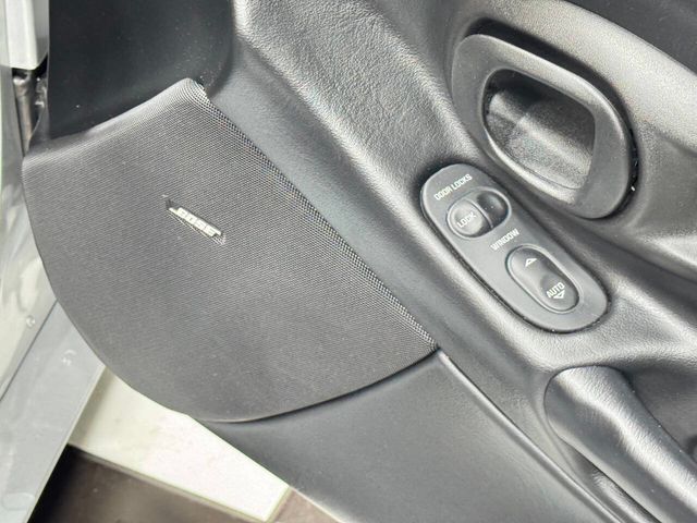 2002 Chevrolet Corvette 2dr Convertible - 22852082 - 32