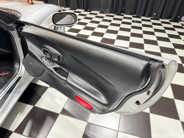 2002 Chevrolet Corvette 2dr Convertible - 22852082 - 33