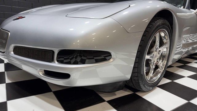 2002 Chevrolet Corvette 2dr Convertible - 22984932 - 18