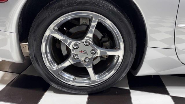 2002 Chevrolet Corvette 2dr Convertible - 22984932 - 26
