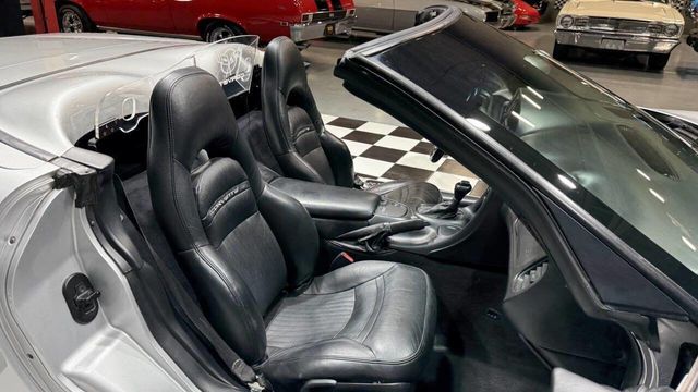 2002 Chevrolet Corvette 2dr Convertible - 22984932 - 2