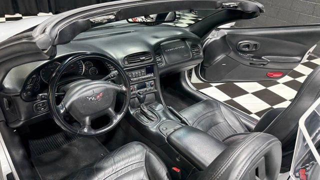 2002 Chevrolet Corvette 2dr Convertible - 22984932 - 30