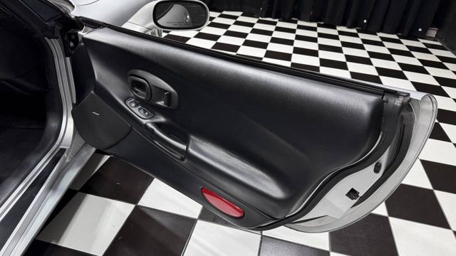 2002 Chevrolet Corvette 2dr Convertible - 22984932 - 35