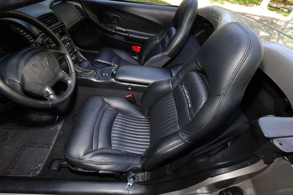 2002 Chevrolet Corvette 2dr Convertible - 22900871 - 27