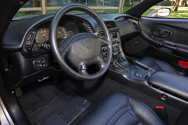 2002 Chevrolet Corvette 2dr Convertible - 22900871 - 30
