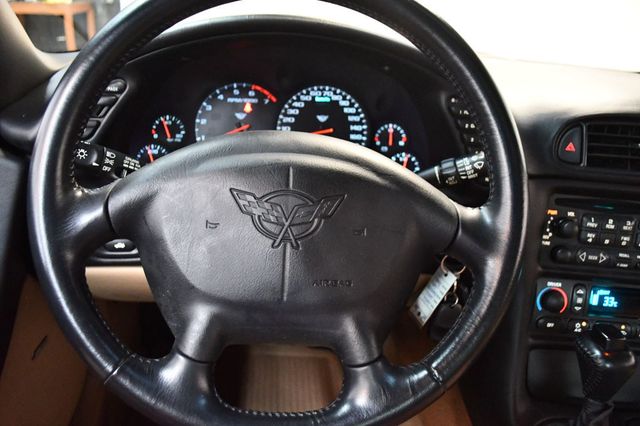 2002 Chevrolet Corvette 2dr Coupe - 23071316 - 32