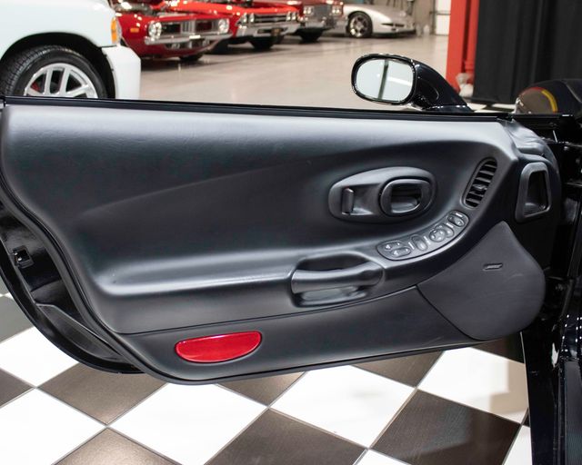 2002 Chevrolet Corvette 2dr Z06 Hardtop - 22976963 - 33