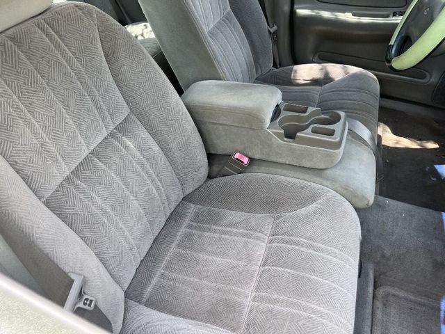 2002 Chevrolet Impala 4dr Sedan - 21975588 - 1